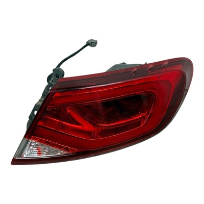 2015-2016 Chrysler 200 Right Passenger Tail Light Assembly BDM92402000 OEM - actual used OEM auto part, photo 1