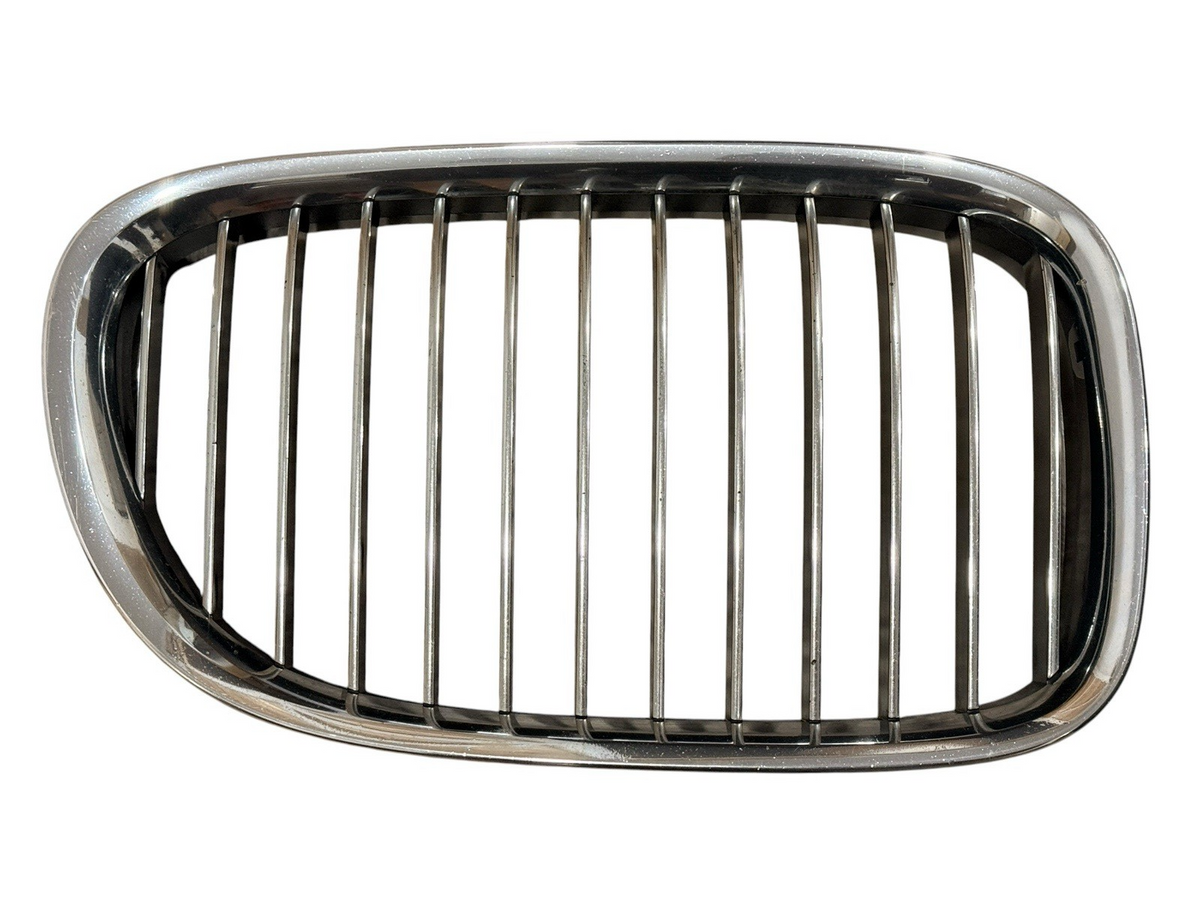 2009-2012 BMW 7 Series Passenger Right Kidney Grille OEM 51137211658 - actual used OEM auto part, photo 1