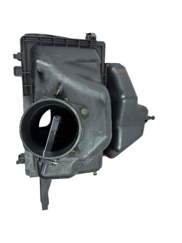 2003-2007 Infiniti G35 Air Cleaner Box Assembly A/T 16500-AM604 OEM - actual used OEM auto part, photo 4